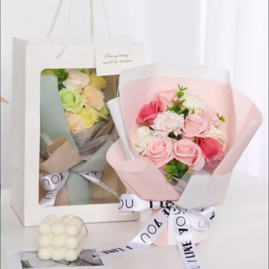 Ароматен букет вечни рози