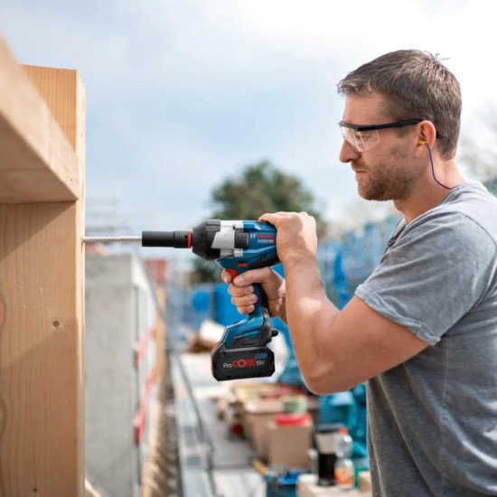 Bosch Гайковерт акумулаторен ударен 18 V, 5 Ah, 1050 Nm, 3/4, GDS 18V-1050 H