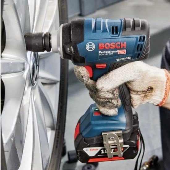 Bosch Гайковерт акумулаторен ударен 18 V, 5 Ah, 400 Nm, 1/2, GDS 18V-400