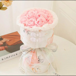 Букет ароматни розови рози в изтънчена опаковка