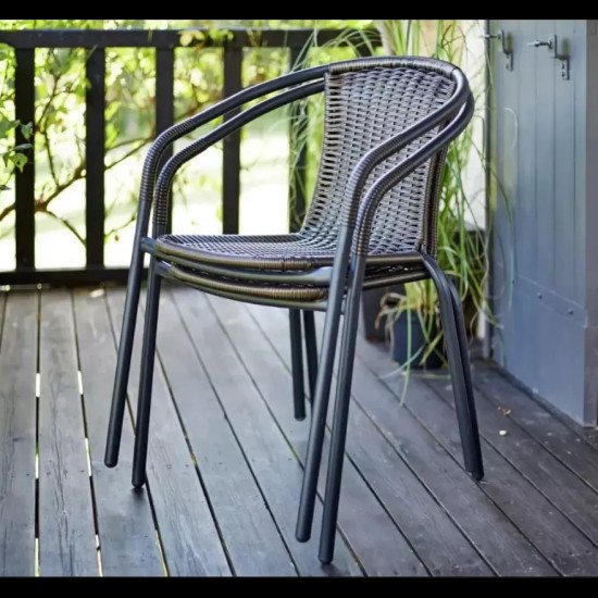 Градински сет маса и 2 стола