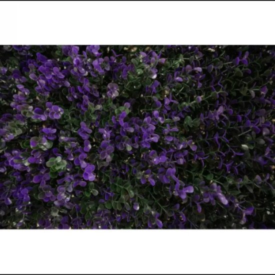 Пано от изкуствена зелена декорация с лилави цветчета - 50х50 см