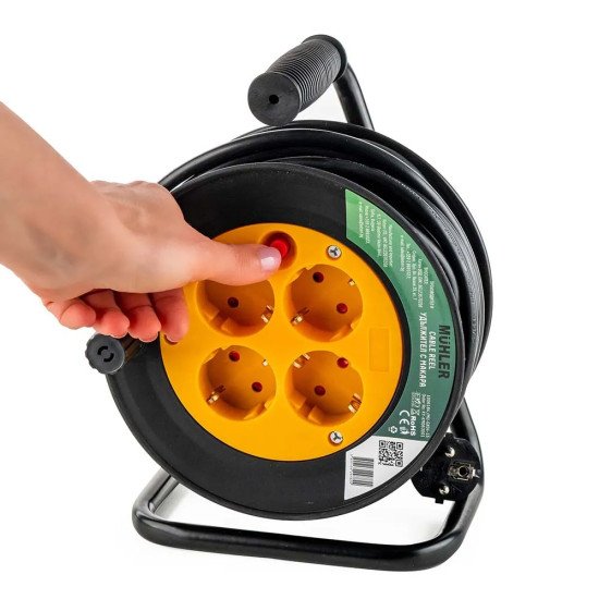 Удължител с макара и 4 гнезда, 1.5mm2, 15.0m дължина